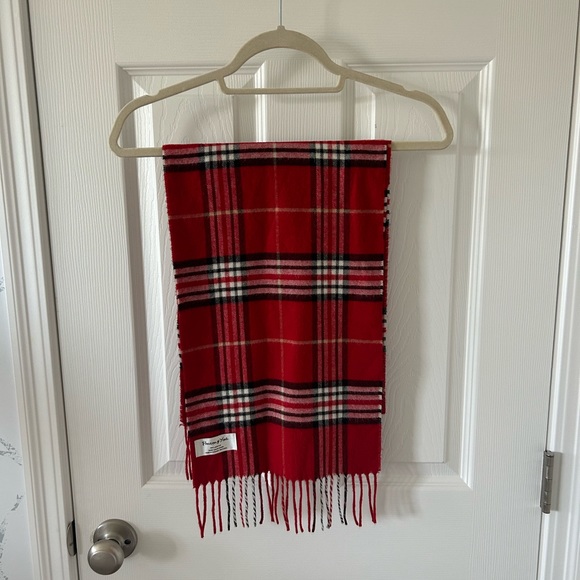 Preston & York Red Plaid Scarf - Picture 1 of 1